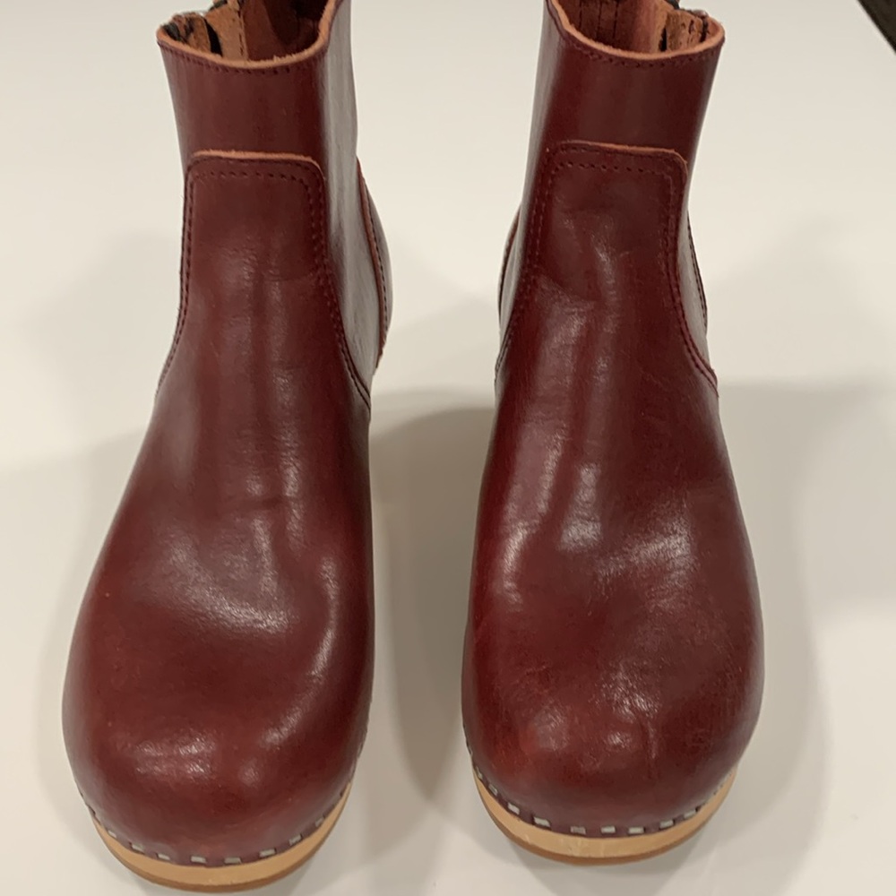 SWEDISH HASBEENS Zip It Emy Burgundy, Size 38 - Picture 2 of 5